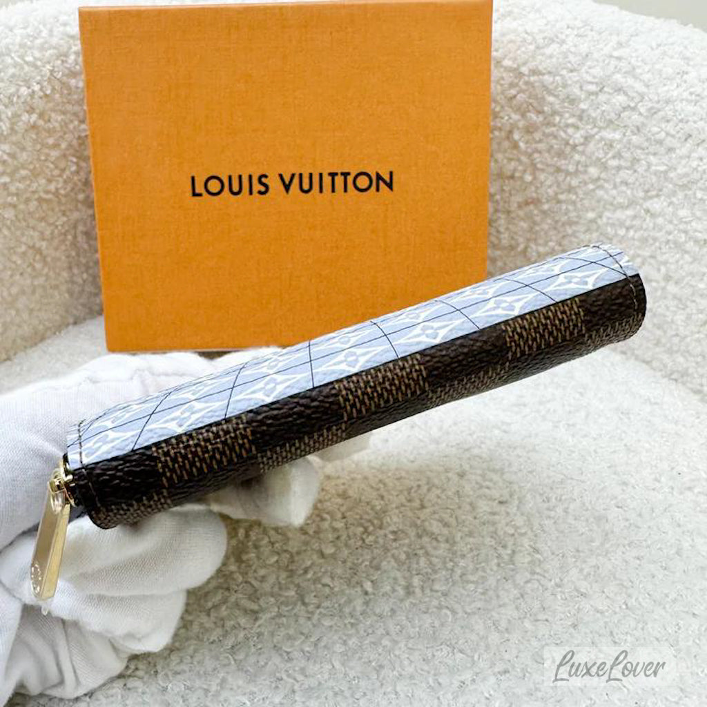 (PayNow $590) LV Zippy Small Wallet / Card Holder in Vivienne in London Christmas 2021 Canvas and GHW