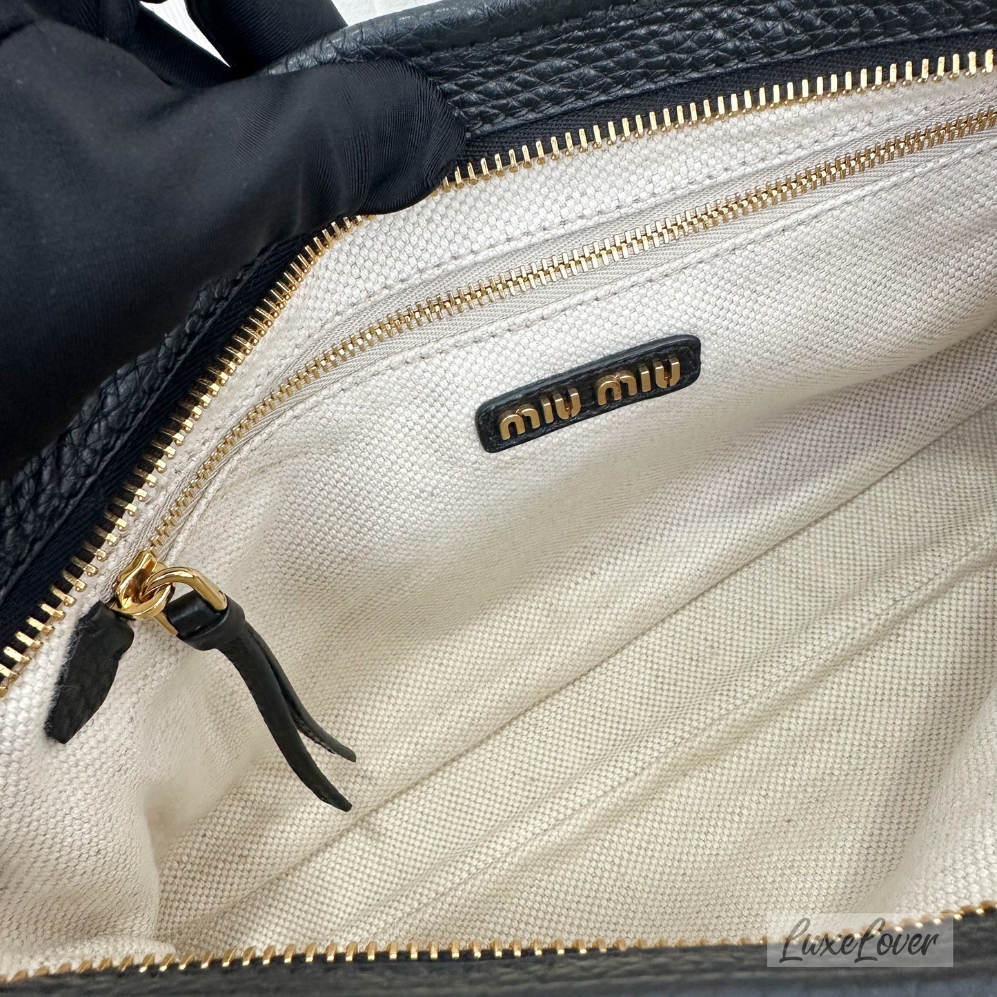 Miu Miu Shoulder Bag in Black Grained Calf Leather GHW