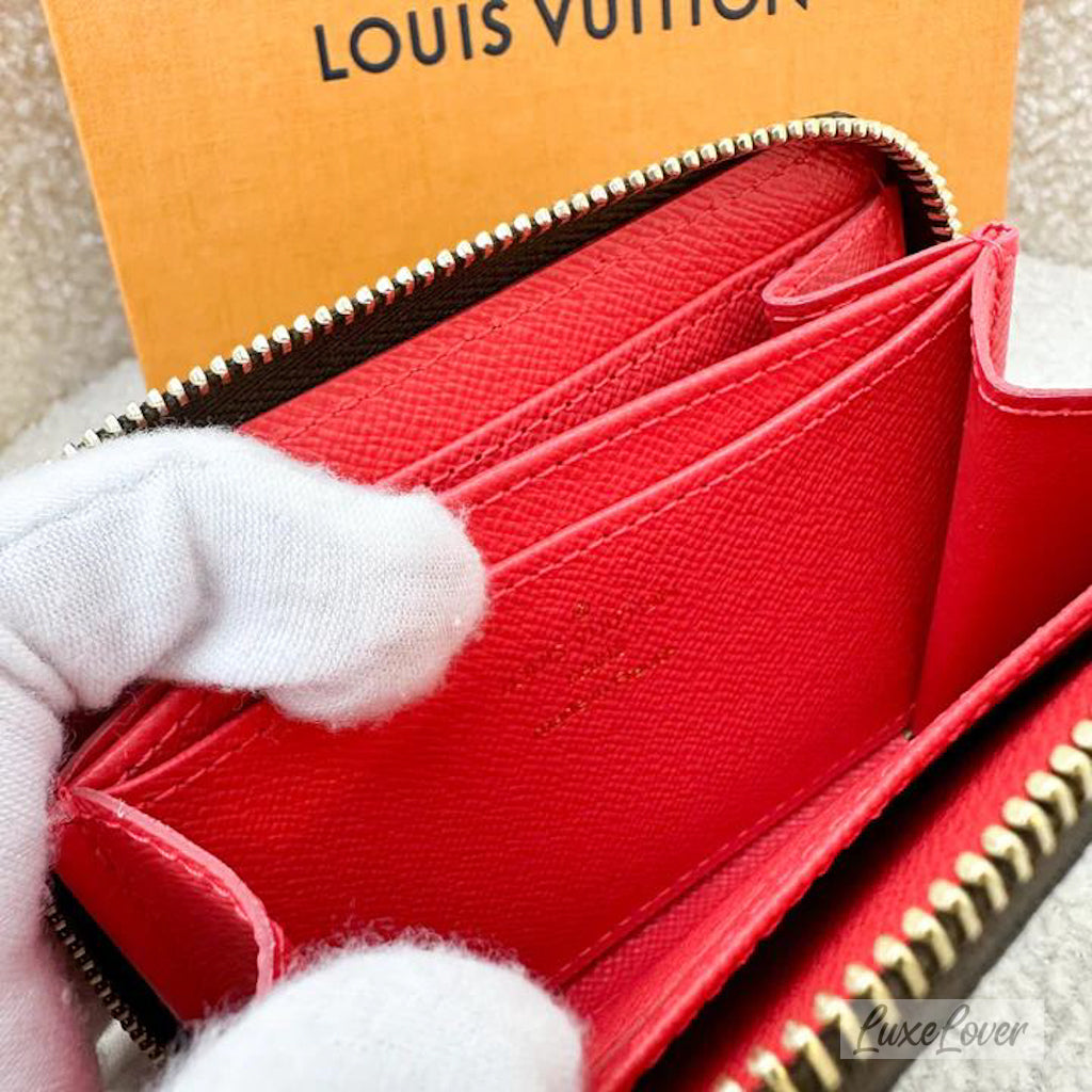 (PayNow $590) LV Zippy Small Wallet / Card Holder in Vivienne in London Christmas 2021 Canvas and GHW