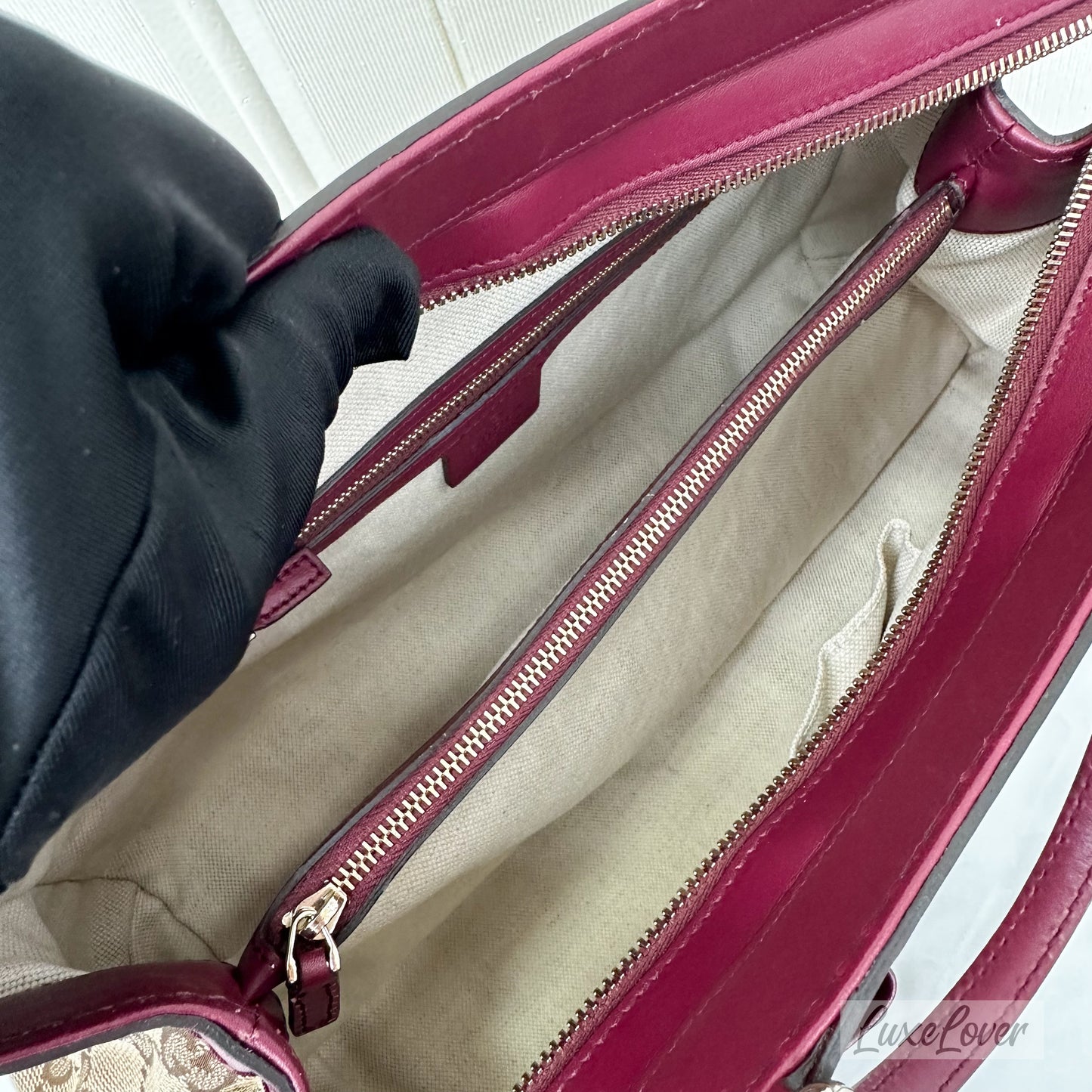 Gucci Tote in GG Supreme Canvas with Burgundy Leather Trim