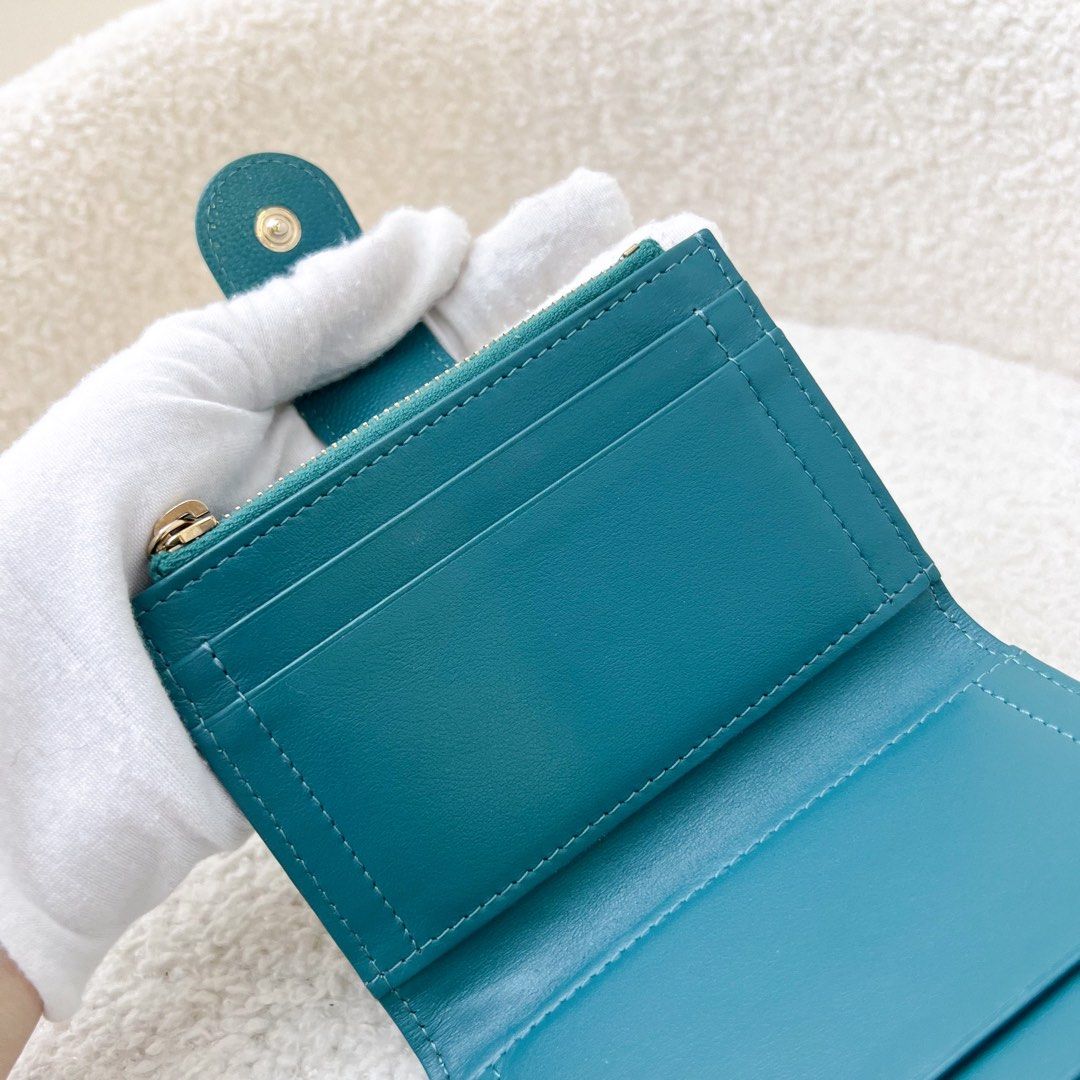 (PayNow$690) Chanel Bifold Wallet in Teal Green Caviar